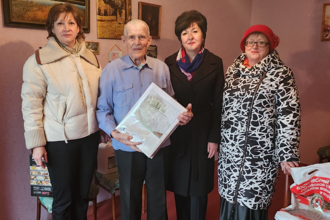 Сегодня навестили и поздравили с 95-летним юбилеем почётного жителя посёлка Акулово