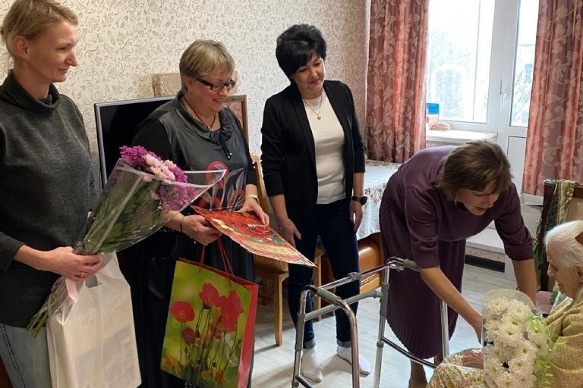Поздравили Ветерана Великой Отечественной войны с днем рождения