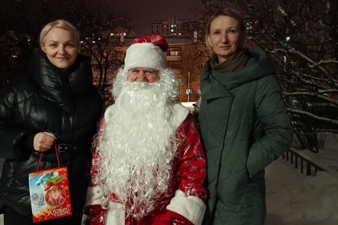 Муниципальные депутаты пришли с поздравлениями к детям