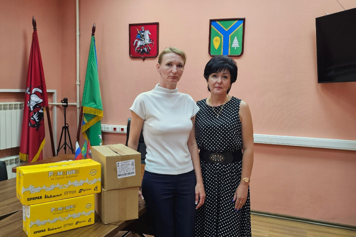 Муниципальный депутат Елена Борисова передала гуманитарную помощь