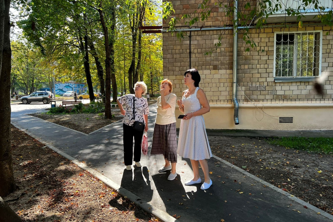 Начали практиковать прием жителей с выходом на территорию