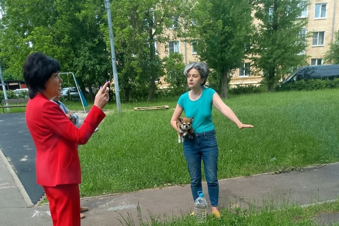 Глава муниципального округа Восточный в г. Москве Наталья Лебедева провела прием жителей с выходом на территорию