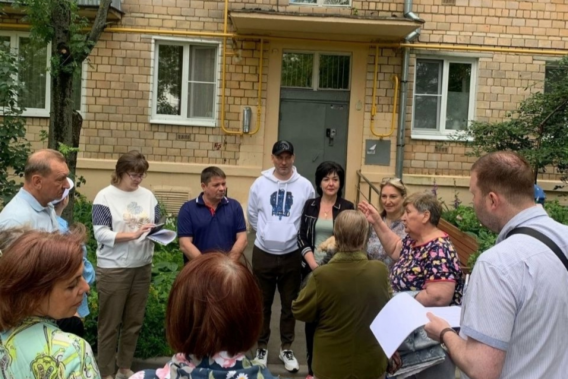 Муниципальные депутаты приняли участие в обходе главы управы района Восточный