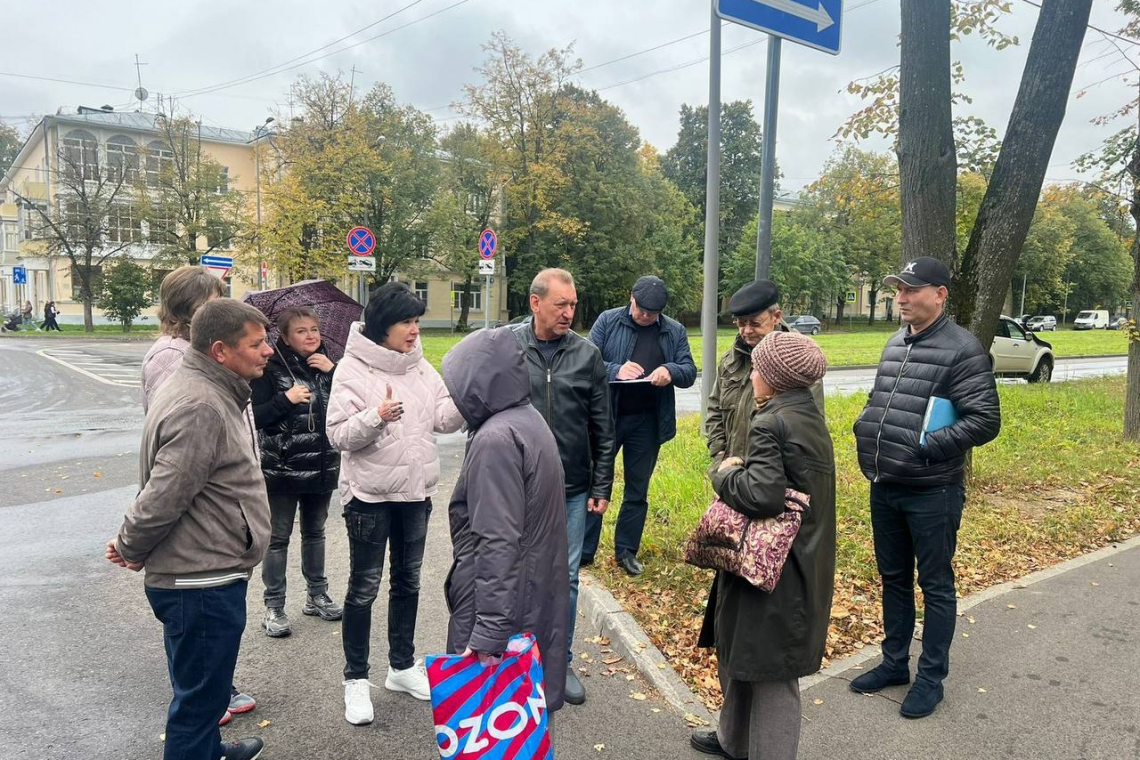 27 сентября глава ВМО-МО Восточный в г. Москве Лебедева Н.Н. приняла участие в субботнем обходе территории главы управы района Восточный Хрулёва А.П.
