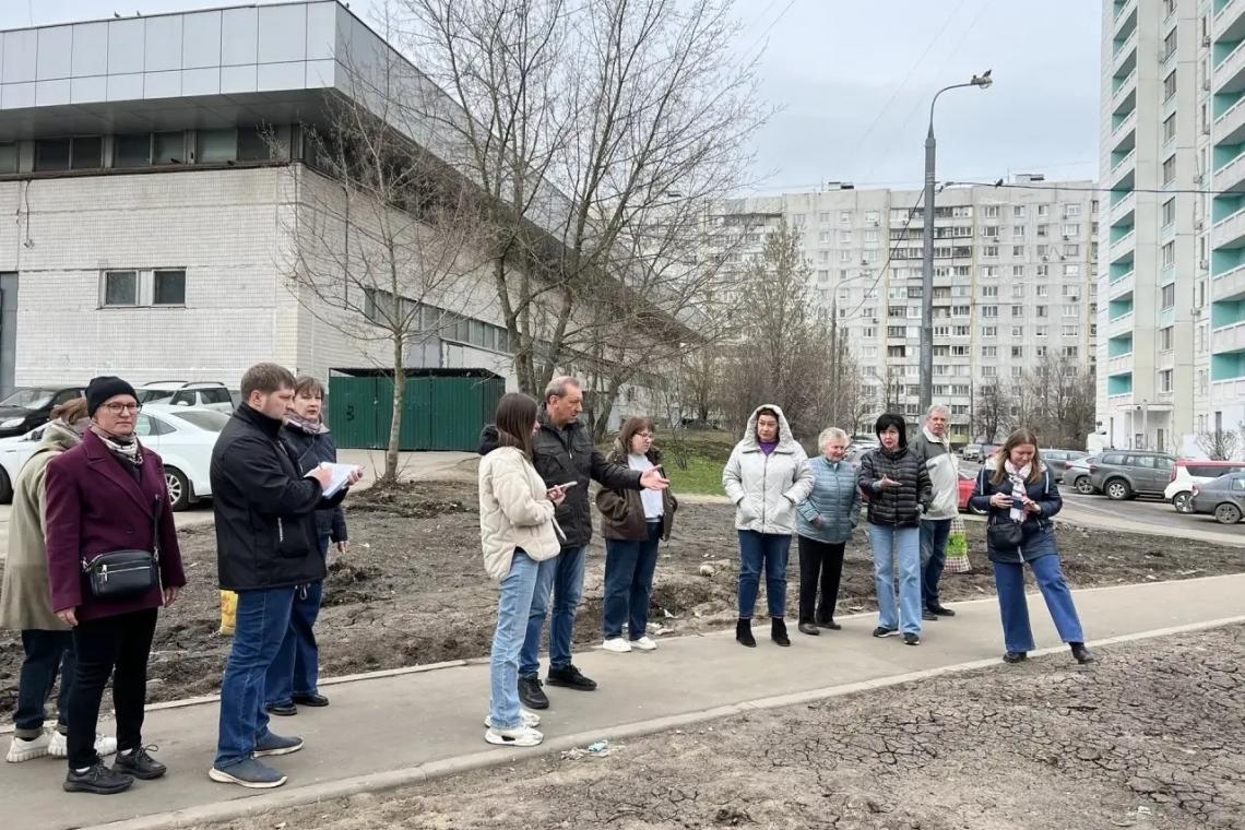 28 марта глава муниципального округа Восточный в г. Москве Наталья Лебедева приняла участие в традиционном субботнем обходе территории по адресам: ул. 9 Мая, д. 23, 26, ул. Главная, д. 31